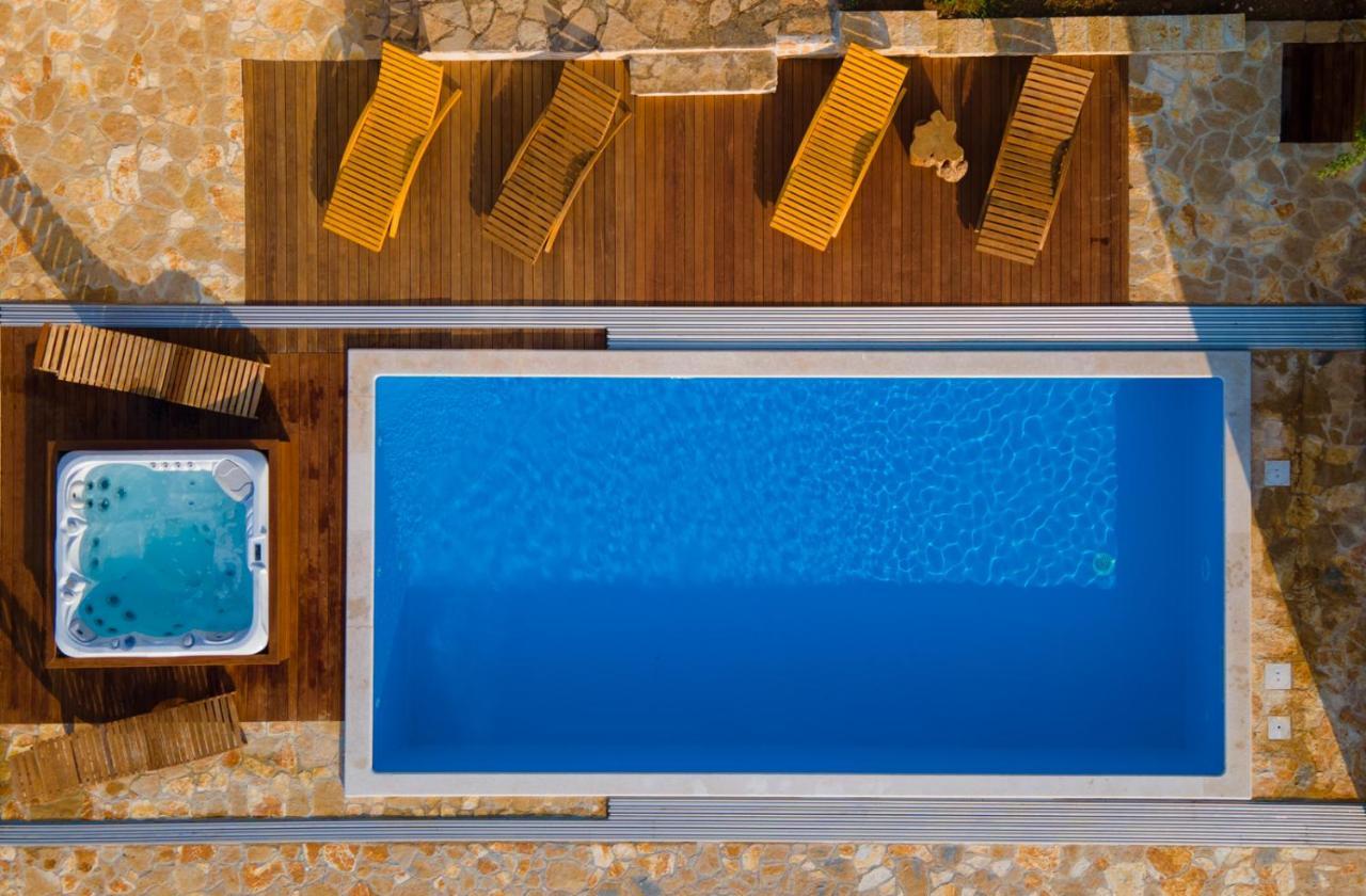 Julijud, Heated Pool, Jacuzzi, Dome And Sauna Villa