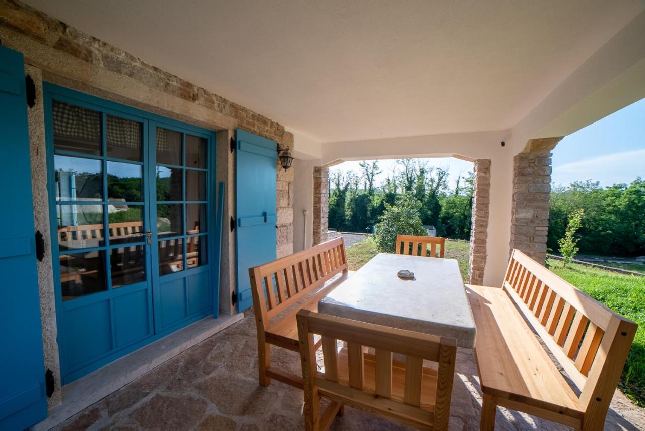 Julijud, Heated Pool, Jacuzzi, Dome And Sauna Villa Brajkovici (Pazin)