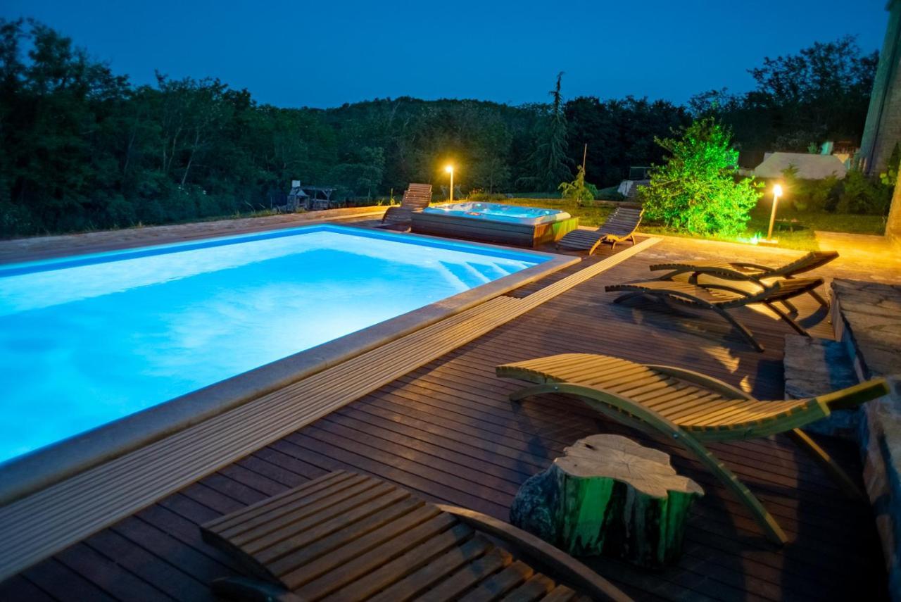 Julijud, Heated Pool, Jacuzzi, Dome And Sauna Villa